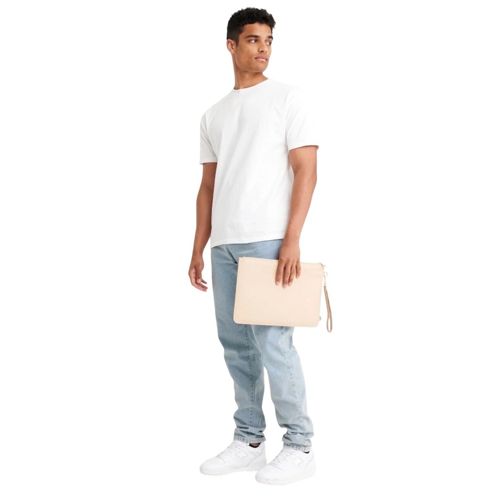 BEIS The BEISics Laptop Case Unisex OS Beige NEW Padded Zipper Sleeve Wristlet